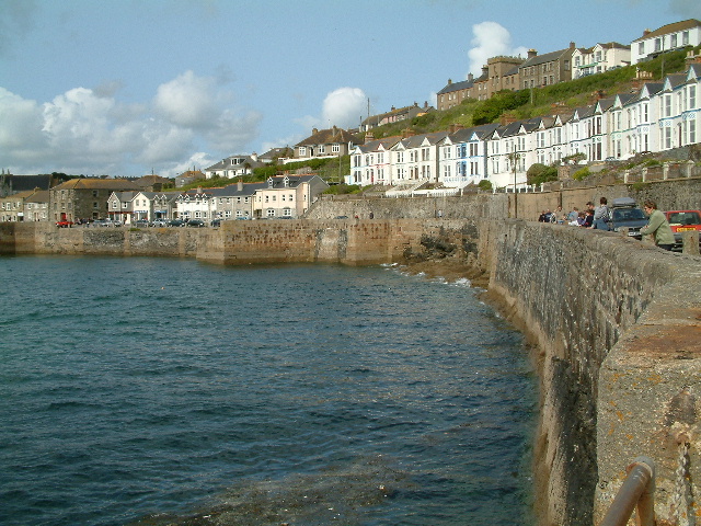 Harbour Road, Porthleven. 25 May 2003.